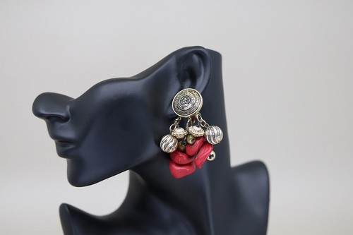 Vintage red coral bead - coral, on