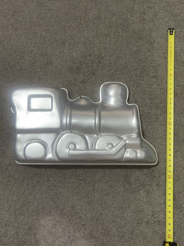 Wilton vintage cake - tin, tray