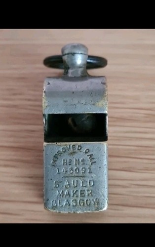 Whistle 1890 s auld - -,