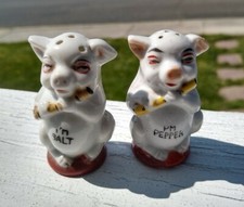 Vintage Piggy Salt and Pepper Shakers Tiny and Adorable! Japan