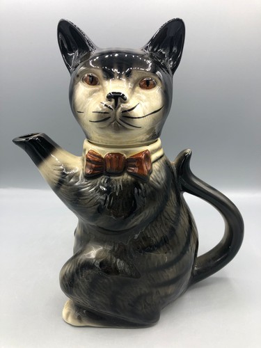 Tony wood studio - studio, cat