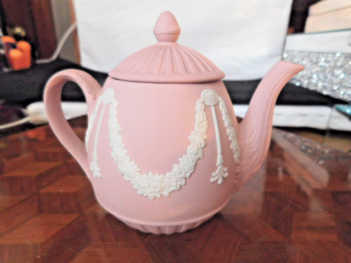 Wedgwood pink garland pattern - wedgwood,