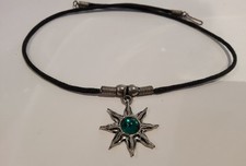 90s/Y2K Pendant with Green