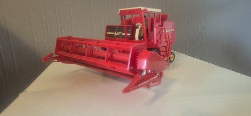 Britains 9570 combine - 9570,