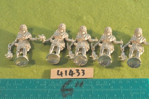 Hinchliffe models giants - 5,