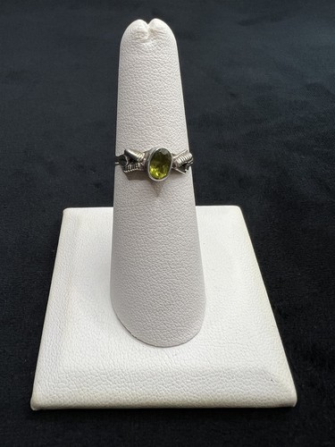 Hand crafted dainty oval - hand,