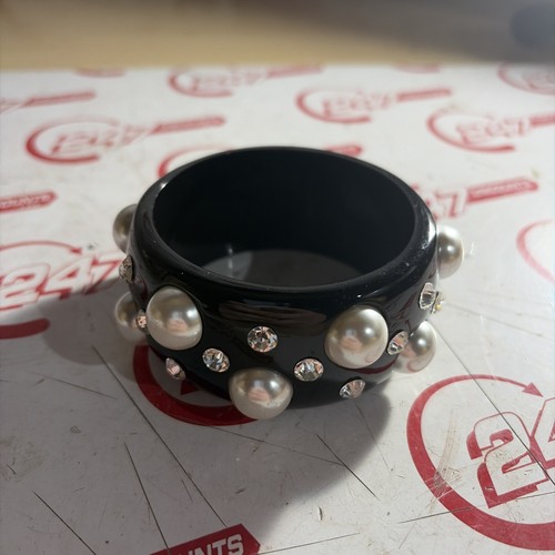 Black resin rhinestone and - rhinestone,