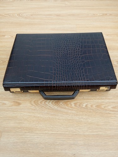 Cassette tape carry case - cassette, brown