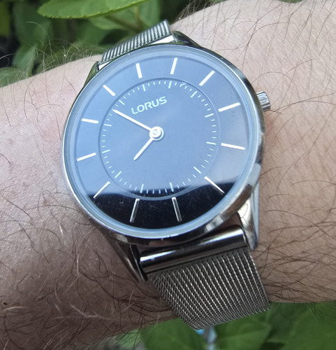 Lorus quartz analogue watch - lorus,