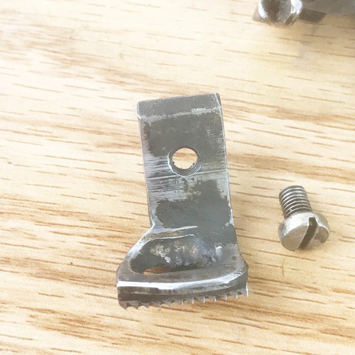 1917 feed dog screw singer - feed,