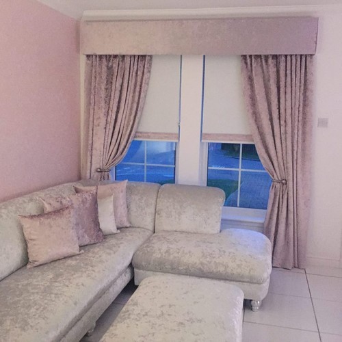 Window pelmet curtain boxed - window,