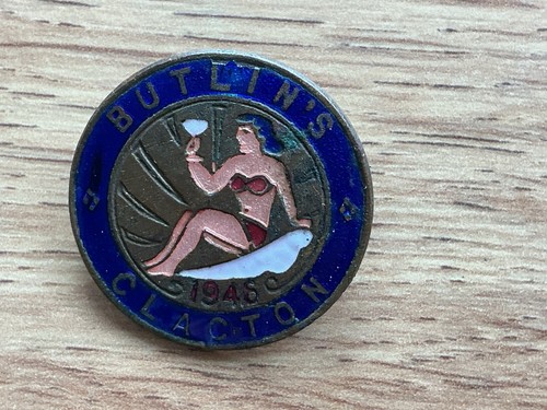 Butlins badge clacton 1946 - clacton,