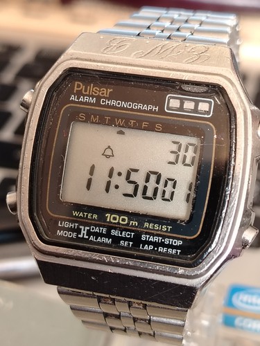 Rare vintage pulsar quartz - vintage,