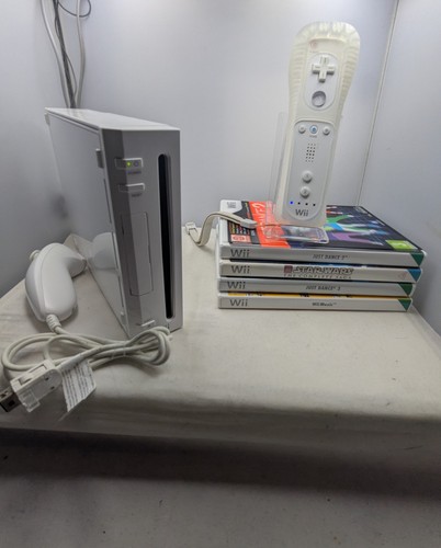 Working nintendo wii console - nintendo,