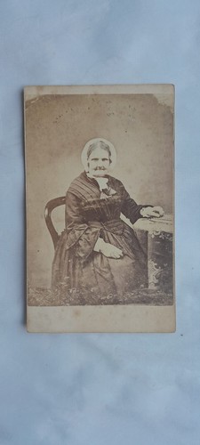 Antique cabinet card - cdv, real