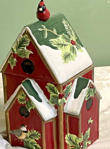 Cracker barrel cardinal - cracker,