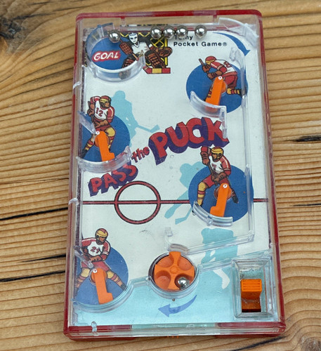 Tomy pass the puck - tomy,