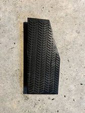 HONDA JDM CIVIC TYPE R EP3 PLATE FOOT REST BRACKET 46992-S5A-013 JDM PARTS JAPAN