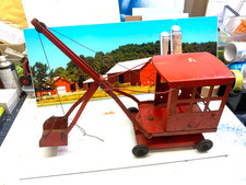 TRIANG.VINTAGE. LARGE METAL DRAGLINE. CRANE. WHEELED SWIVEL EXCAVATOR.