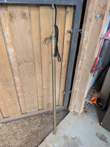 Brass oil pump - , shell
