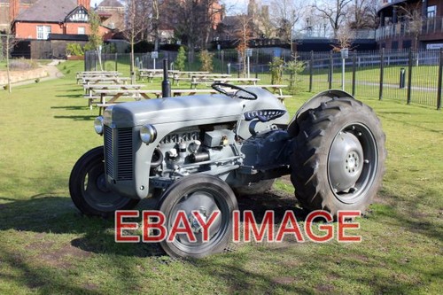 Photo old tractor the - photo,