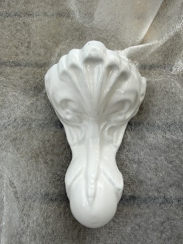 Vintage cast iron - bath, feet