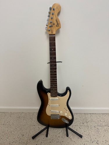 Squier strat fender - squier,