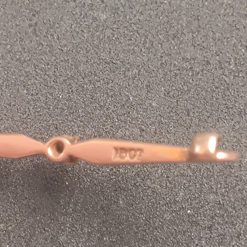 18c gold gentleman tie pin - gentleman's,