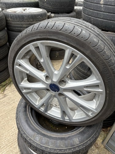 Ford fiesta ecoboost - 17”,
