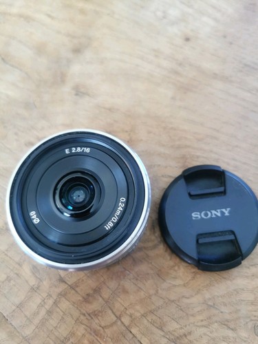 Sony 16mm sel16f28 wide - e,