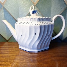 Castleford? 1800 English Octagonal Lead-Glazed Earthenware Teapot Swan Finial