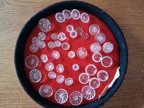 Vintage clear buttons - clear,