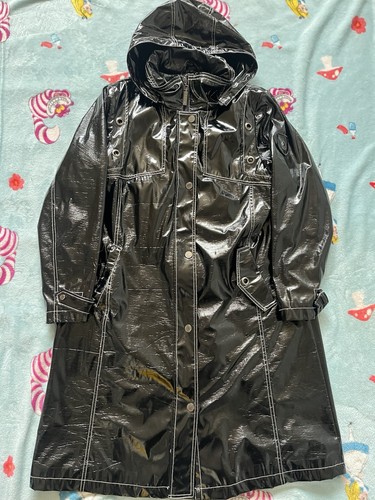 Junge black pvc trenchcoat - black,