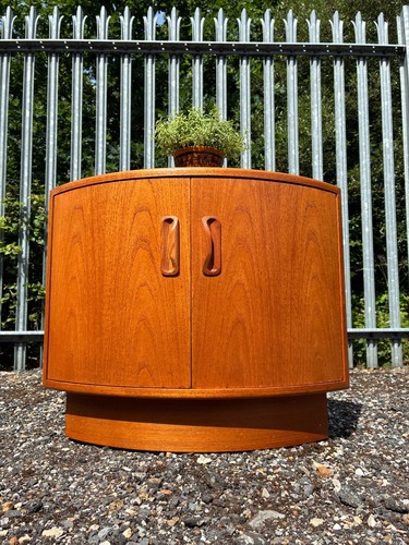 Plan teak corner cabinet - g,