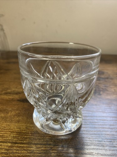Vintage pressed glass whisky - pressed,