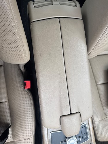 Centre console armrest 2010 - console,