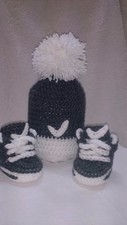 BABY CROCHET KNITTING HAND