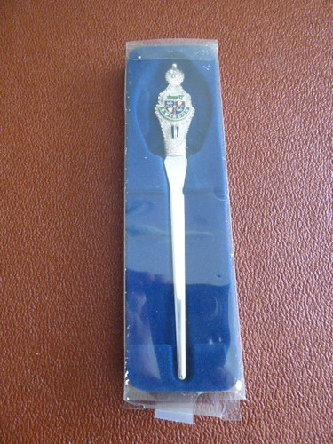 Collectable swindon souvenir - collectable,