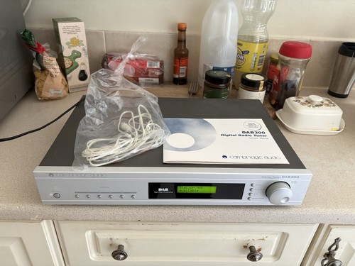Cambridge audio digital tuner - audio,
