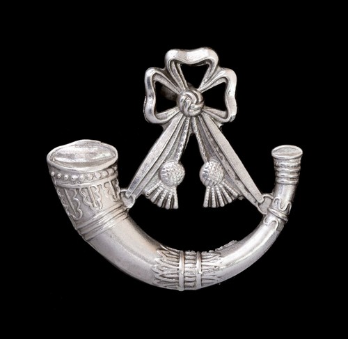 Light infantry cap badge - light,