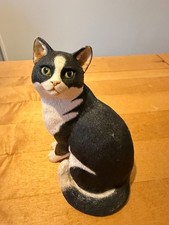 Sherratt & Simpson Black & White Cat Sitting 56280 6” Tall ornament figurine