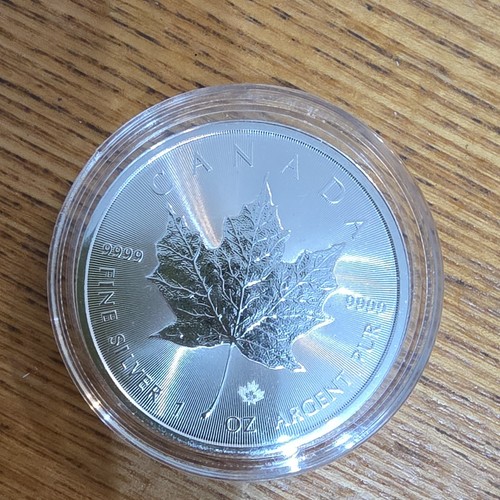 Royal canadian mint maple leaf - mint,
