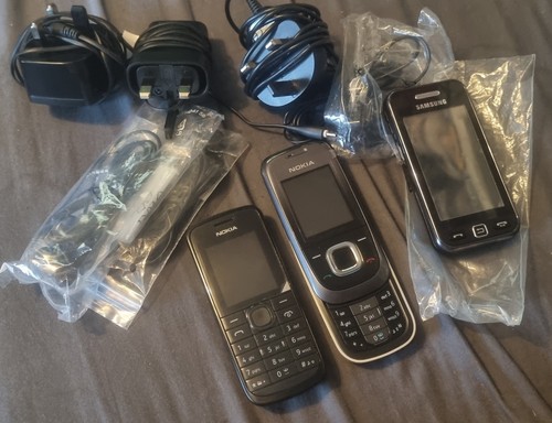 Retro phones nokia 2680 - retro, phones,