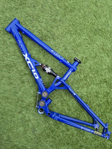 0 small blue white - gt,