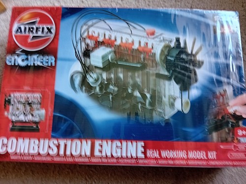 Airfix combustion engine - engine, real
