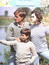 Patons Knitting Pattern 7752