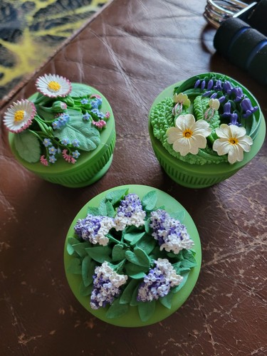 Green soapstone floral hand - soapstone,