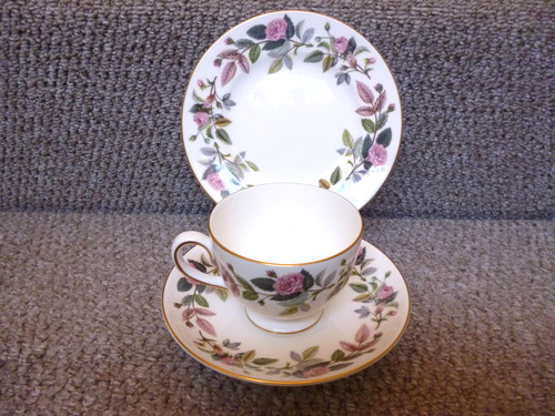 Wedgwood hathaway rose - x,