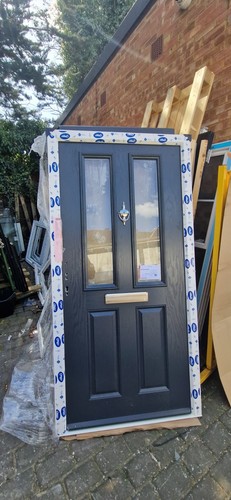 Composit front door grey - front, 7024