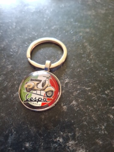 Vespa scooter keyring - vespa,